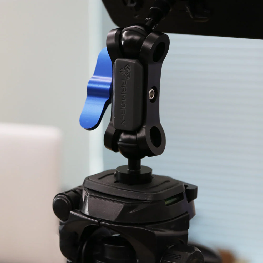 P4K | 1/4" M6 Thread Mount for Tripod | ONE-LOCK for Phone - Image 5